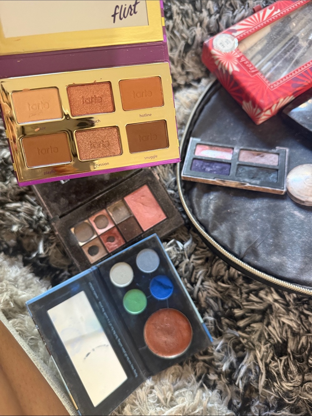 Makeup Lot - Picture 2 of 5